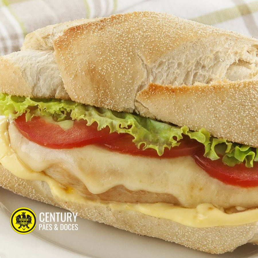 Filé de frango suculento, tempero na medida certa e pão macio saído na hora. Combinações equilibradas e cheias de sabor para você aproveitar. Clique e escolha o seu! 😋🥖