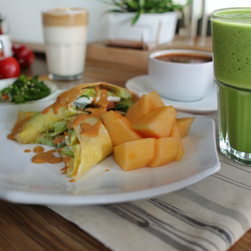 Omelette Panela con Jugo a Elegir