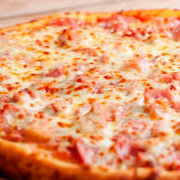 🍕 Pizza de Presunto e Queijo 🍕 Massa crocante com molho de tomate saboroso, camadas de presunto suculento, queijo muçarela derretido e orégano para dar o toque final. 👉 Um clássico que agrada a todos os paladares!