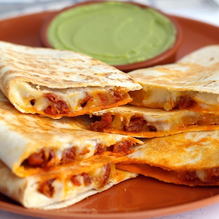 Quesadilla de Harina con Guiso