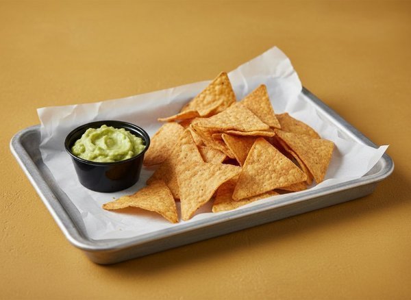 Totopos con Guacamole