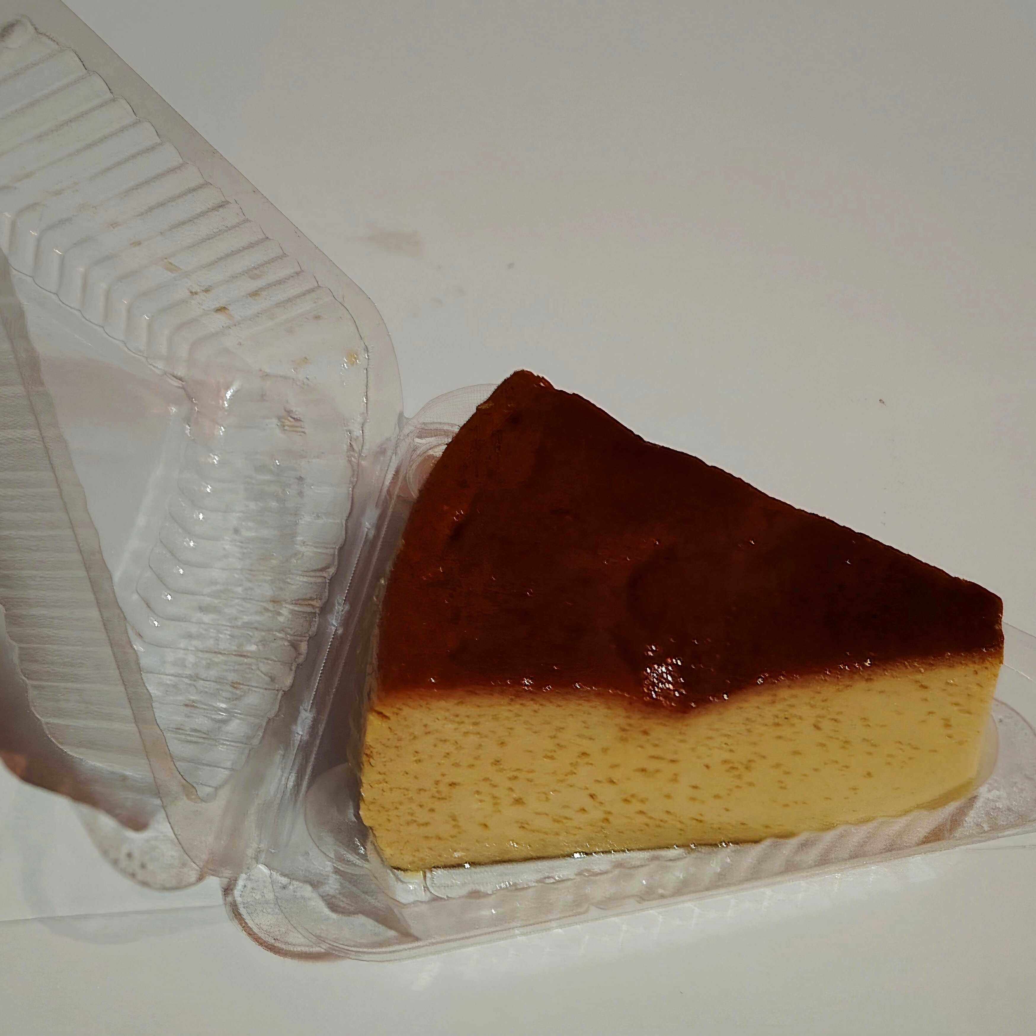 Rebanada de Flan Napolitano con Caramelo
