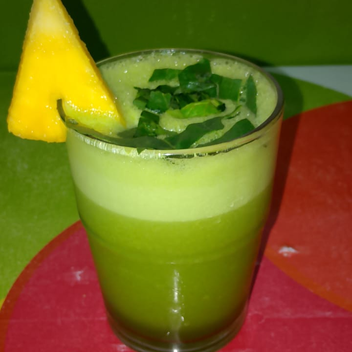 Limón con espinaca y piña