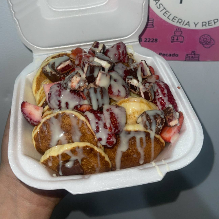 Mini Hot Cakes con Bubulubu, Fresa y Lechera 20pzs