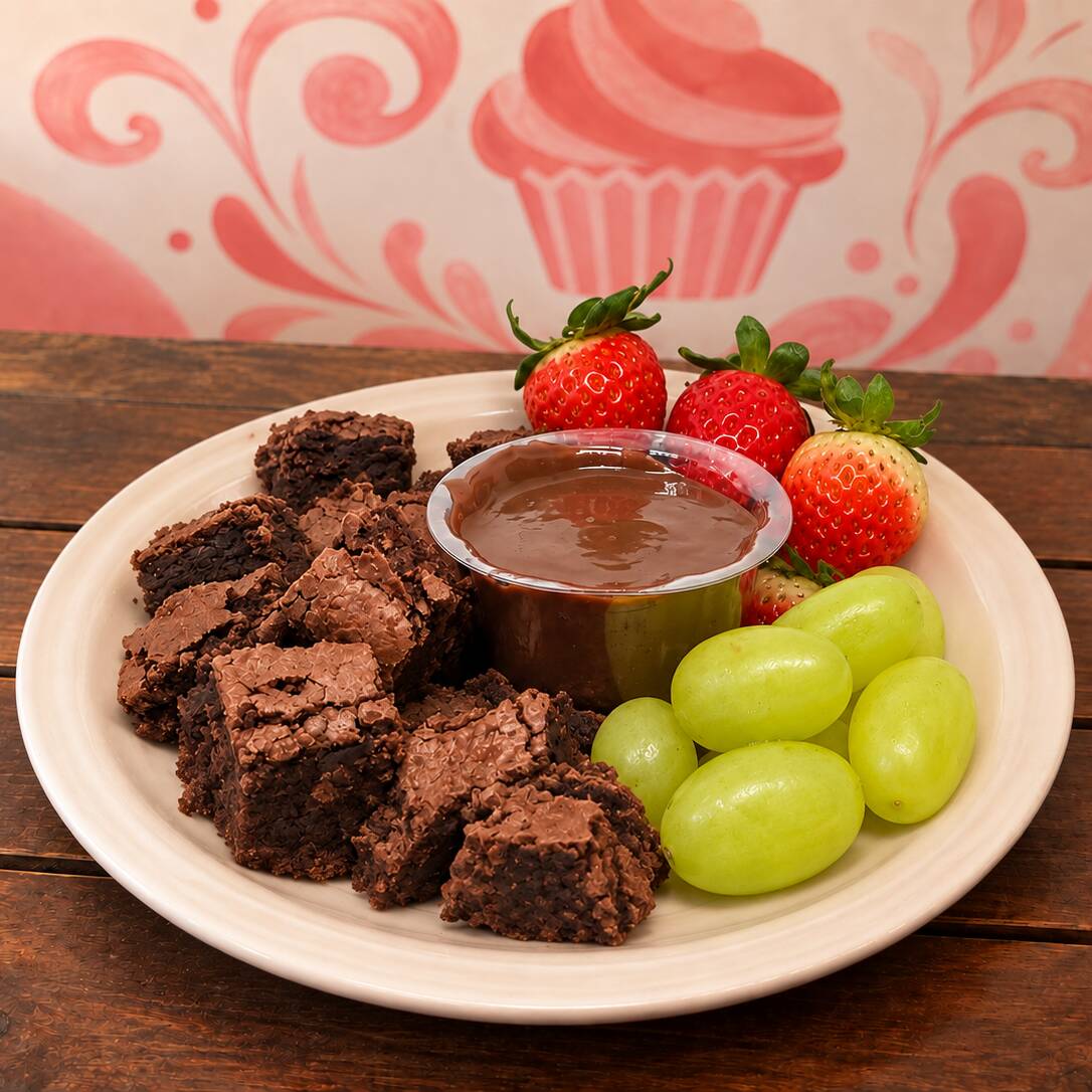 Uma experiência única e interativa de sobremesa! Nosso fondue traz: - Pedaços de brownie caseiro - Frutas frescas - Calda à sua escolha: - Brigadeiro cremoso - Doce de leite tradicional - Dois amores (brigadeiro ao leite e brigadeiro branco) - Ganache de chocolate ao leite - Ganache de chocolate branco Perfeito para: • Encontros românticos • Comemorações especiais • Momentos gourmet em casa Peça já o seu e transforme sua sobremesa em uma experiência memorável!