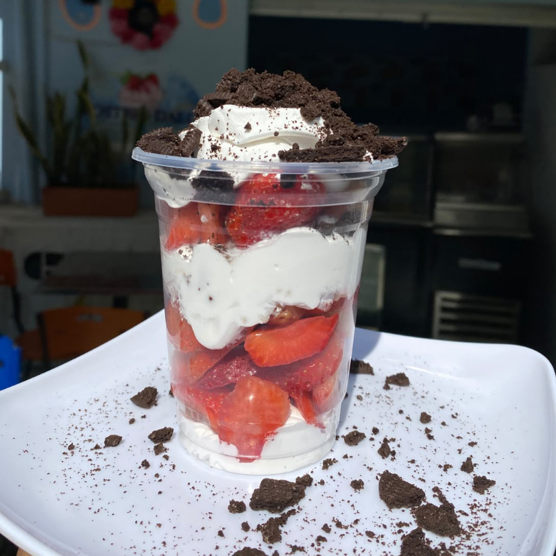 Fresas con crema y oreo 12 onz