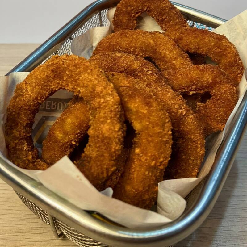 Anéis de cebola super crocantes porção 300gr