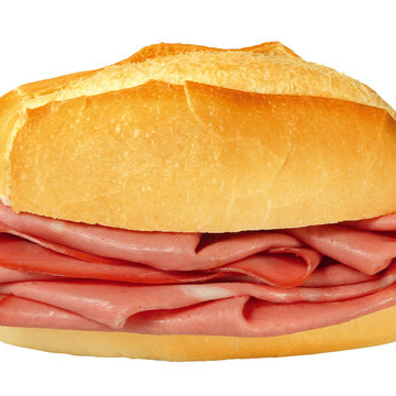 Pão francês e fatias de mortadela Ceratti