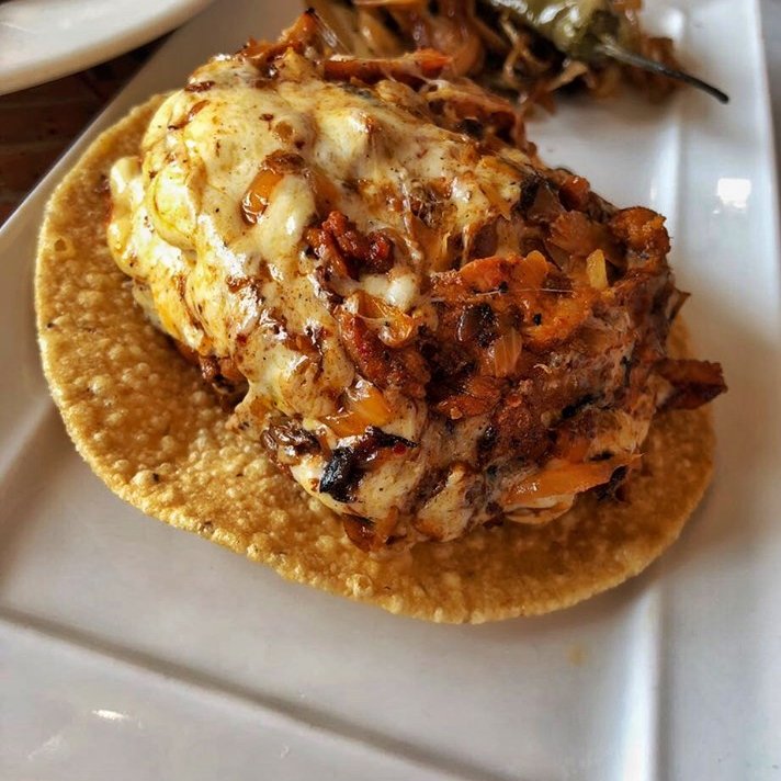 ELIGE TU ORDEN DE 4 TACOS CON QUESO