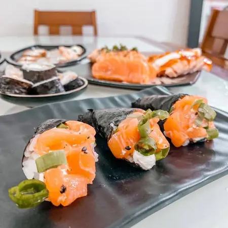 3 MINIS TEMAKIS SALMÃO