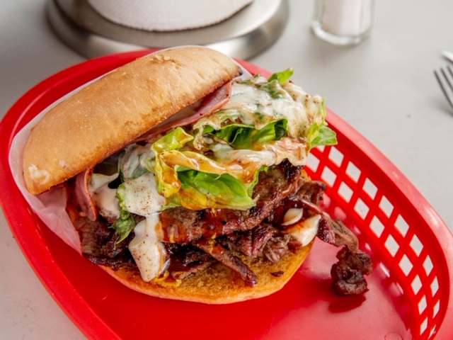 Hamburguesa con Carne Asada