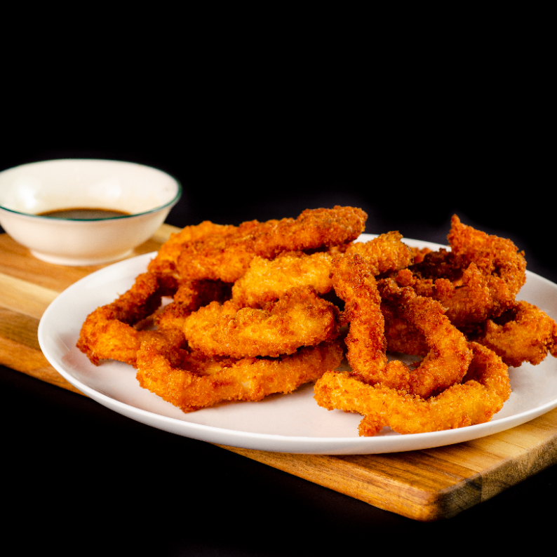 aneis de lula, empanados e fritos