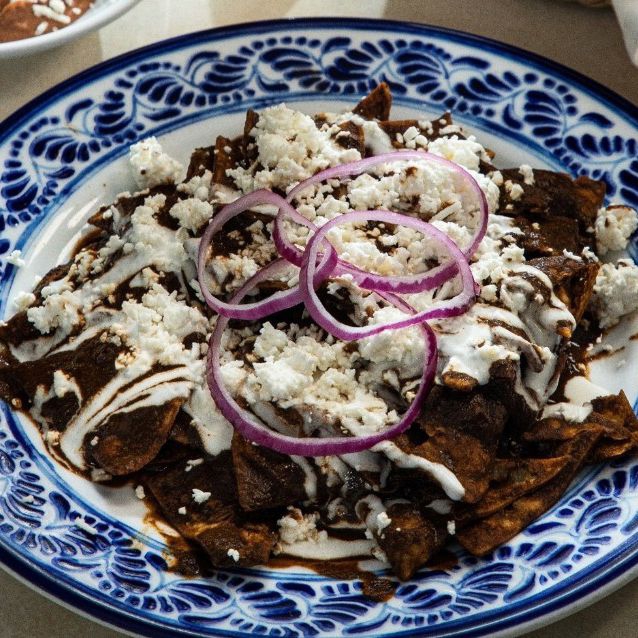 chilaquiles de mole