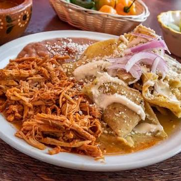 Chilaquiles con Guiso