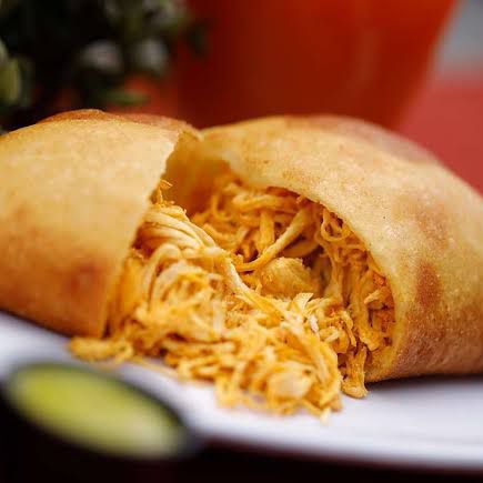 EMPANADA DE POLLO