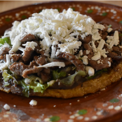 Sope con Bistec