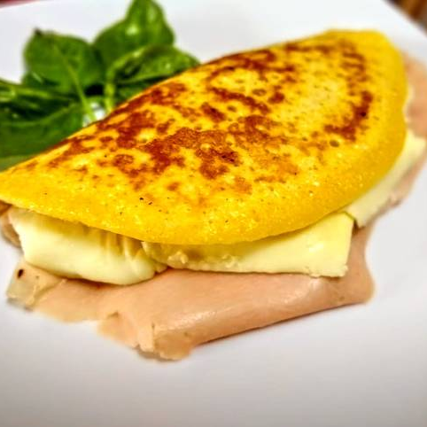 Cachapa con Queso Fresco y Jamón