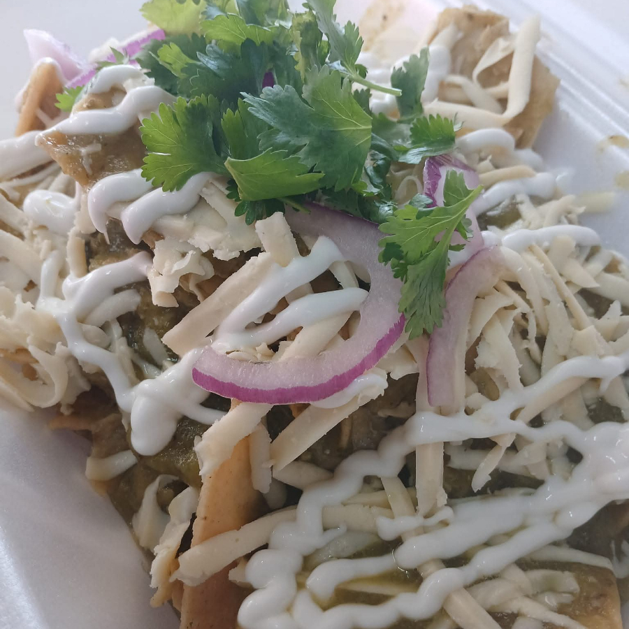 CHILAQUILES VERDES Y SODA