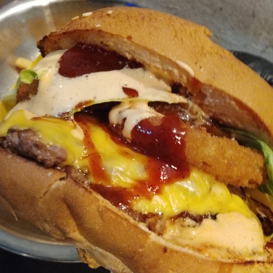 Onion Burger con Papas