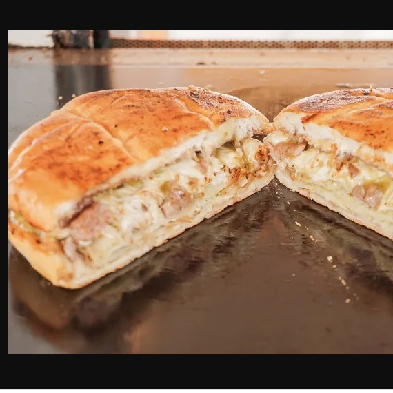 Guajolote de Bistec con Queso