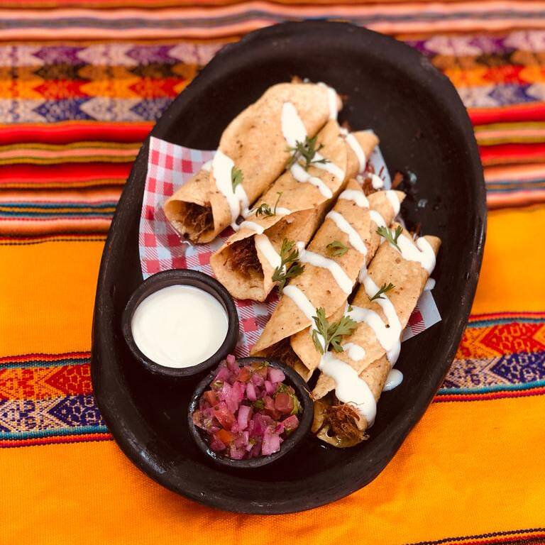 Flautas con carne x4 unidades