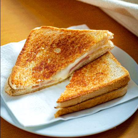 Sándwich Jamón con Queso a la Plancha