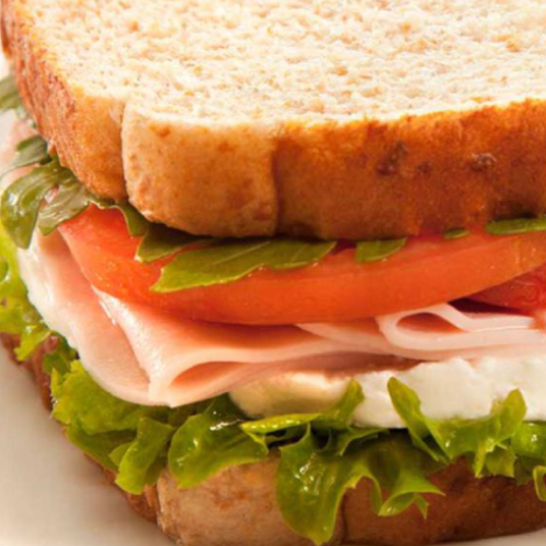 Sándwich de Jamón en Pan Blanco