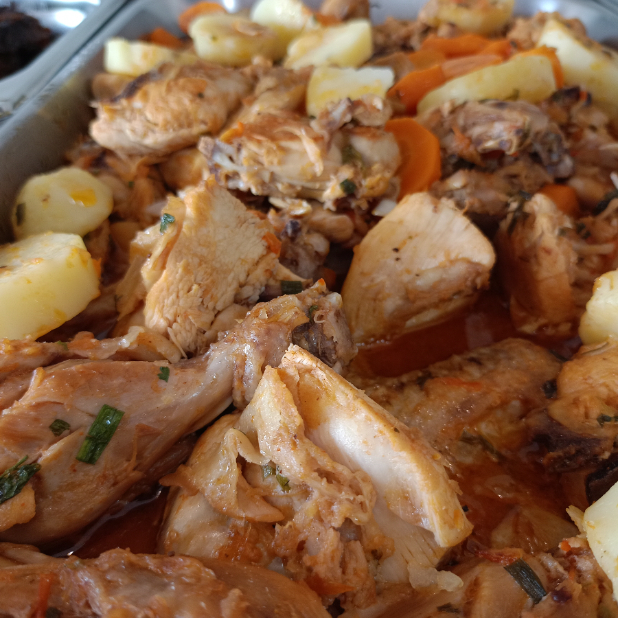 Acompanhamento arroz, feijão, Macarrão, salada e farofa