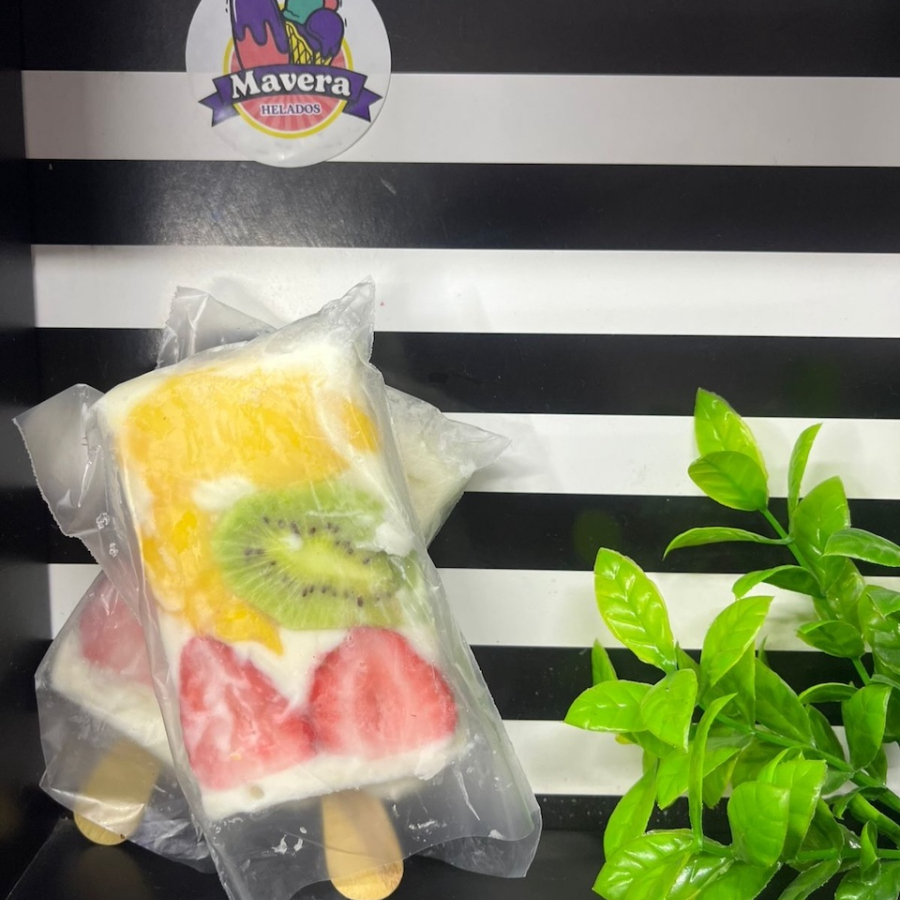 Paleta de Yogurt con Frutas