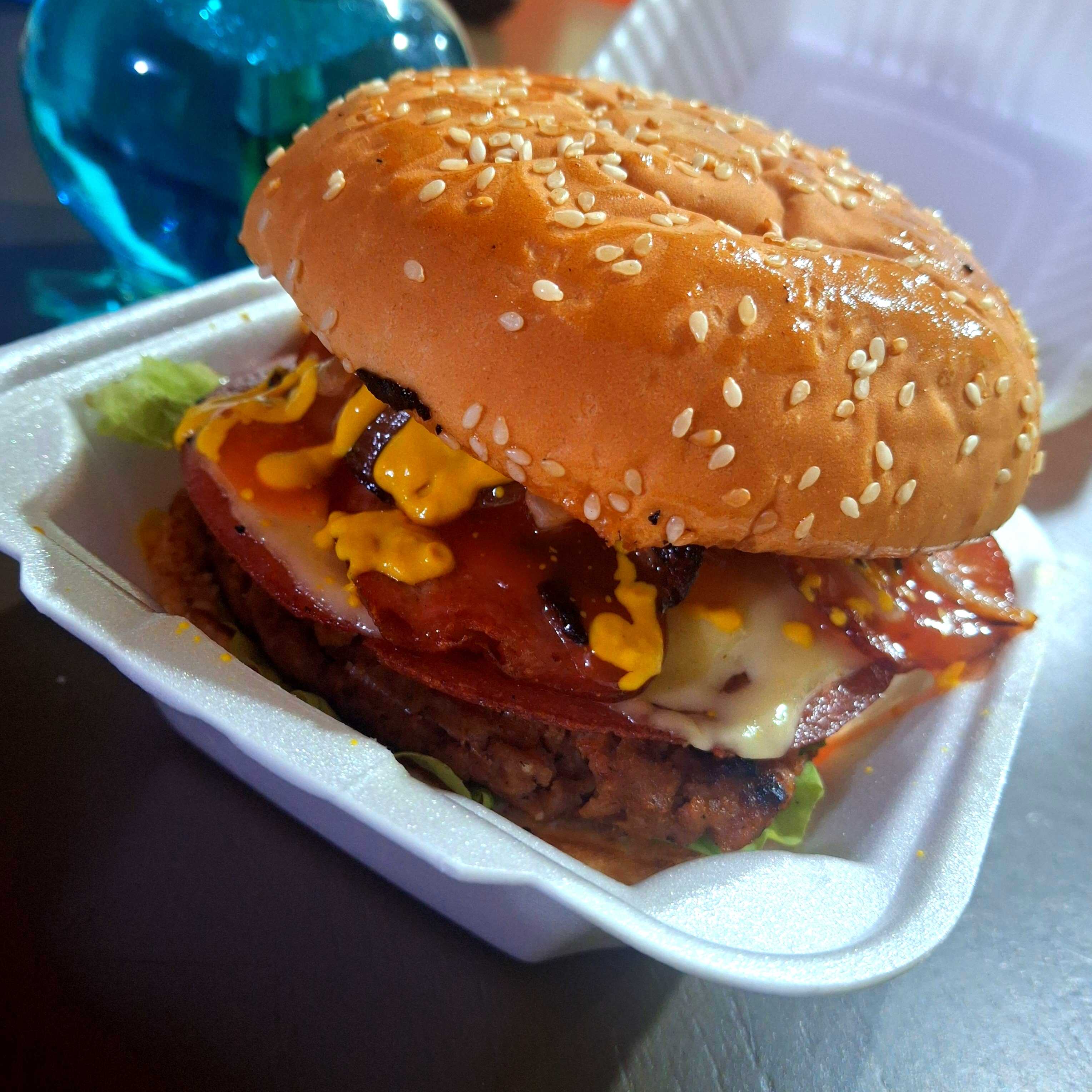 Burguer de pollo + bebida