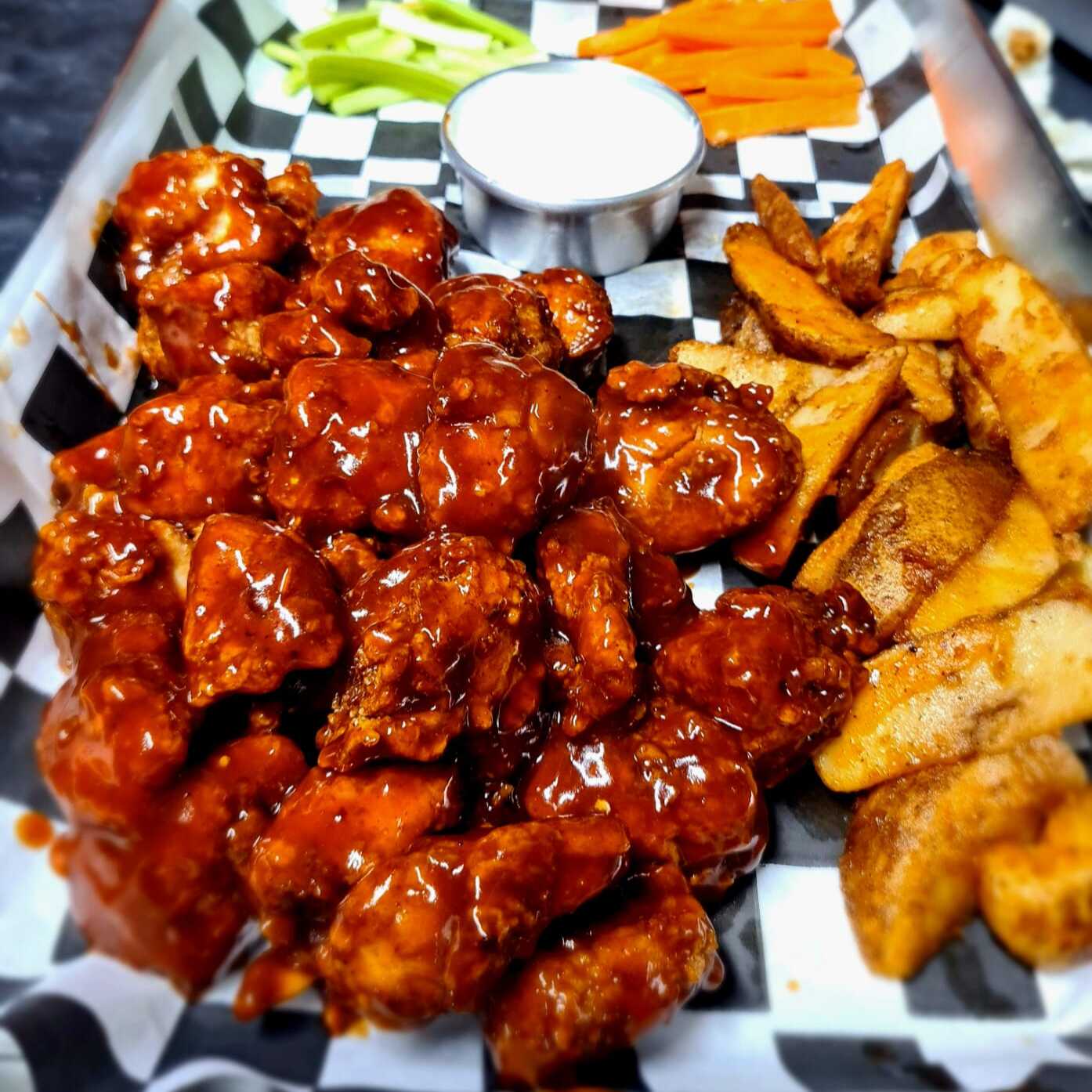 30 Boneless + Papas