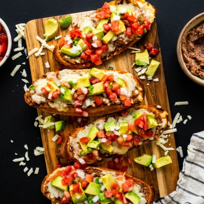 Molletes 4 pzas Pollo Asado