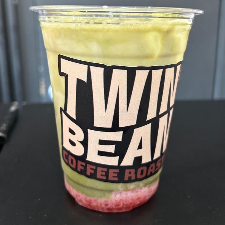 Matcha Fresa 16oz