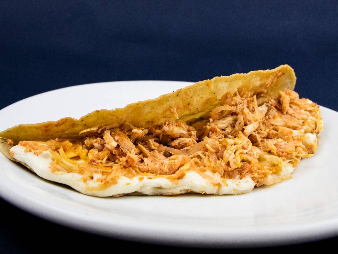 2 Quesadillas + Agua del Dia