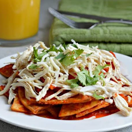 Chilaquiles Rojos con Pollo