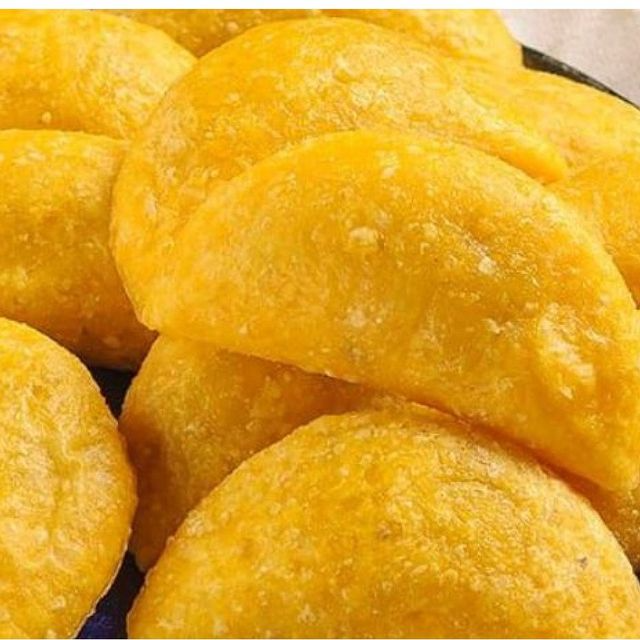 13 Mini Empanaditas de Papa y Carne