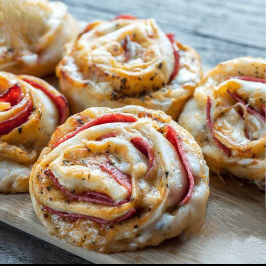 Rollos Napolitanos de Jamón (6 Pzas)