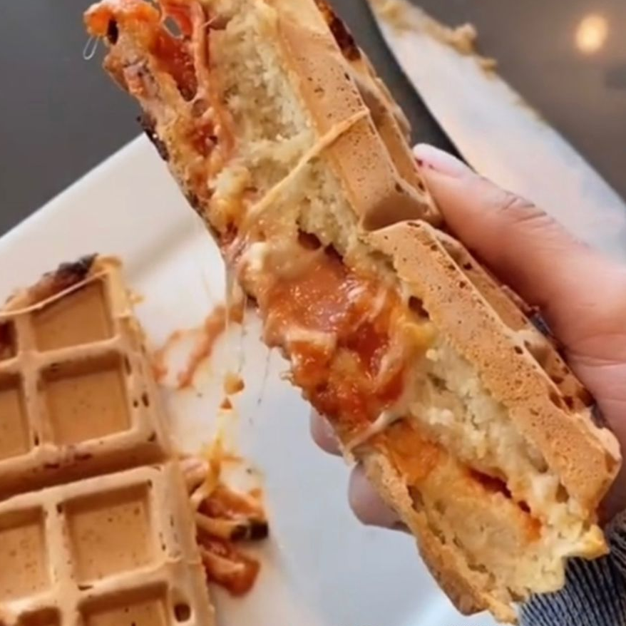 Waffle Pizza Peperoni