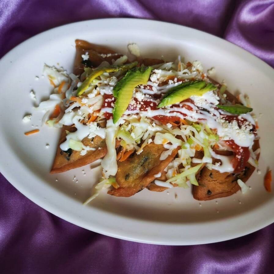 Empanadas Fritas Con Chipilín De Quesilo