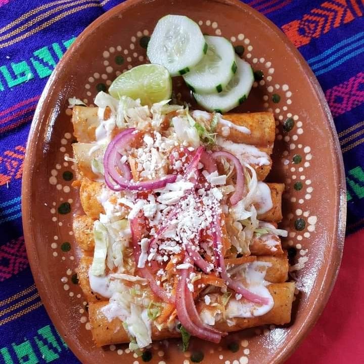 orden de enchiladas pollo 4 pzas SOLO VIERNES