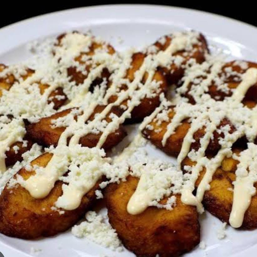 PLATANITOS FRITOS CON QUESO Y CREMA