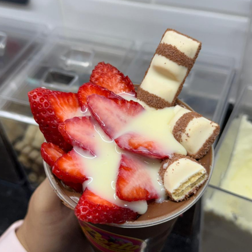 Copo de açaí artesanal PURO e voce escolhe os adicionais da sua preferencia!!! A opção perfeita para quem curte o verdadeiro sabor do açaí artesanal OBS.: (NÃO mandamos adicionais separados, todos vão no copo)