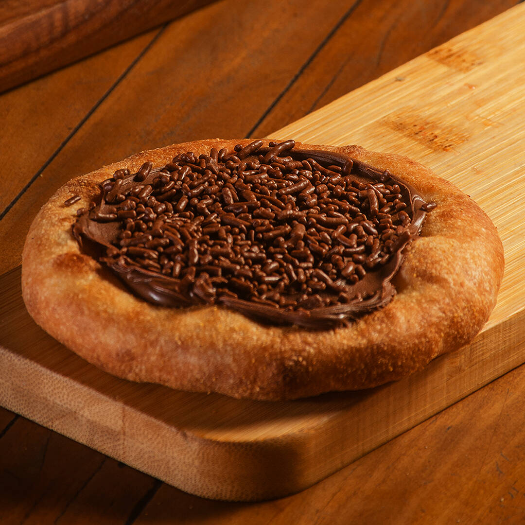 Chocolate ao leite com chocolate granulado