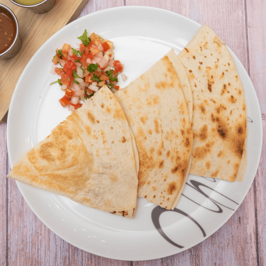 Quesadilla de harina natural o de asada o chorizo