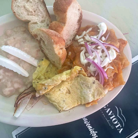 ORDEN CHILAQUILES ROJOS