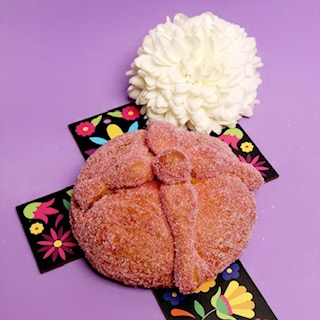 Pan de muerto sabor guayaba