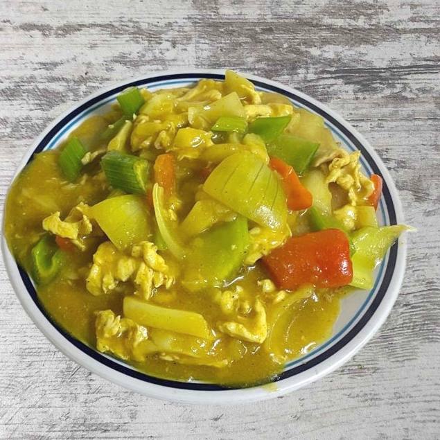 7. Arroz Frito con Pollo en Salsa Curry