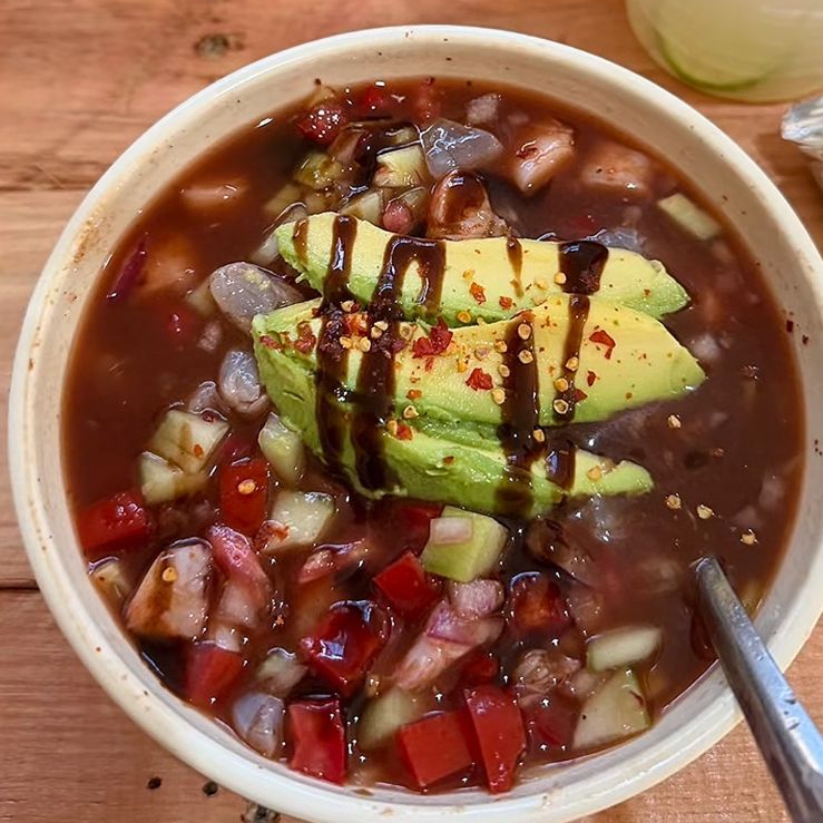 Orden ceviche de camarón crudo
