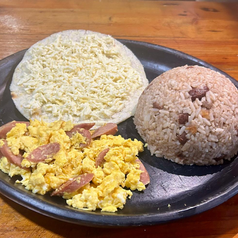 Calentao con Huevos al Gusto