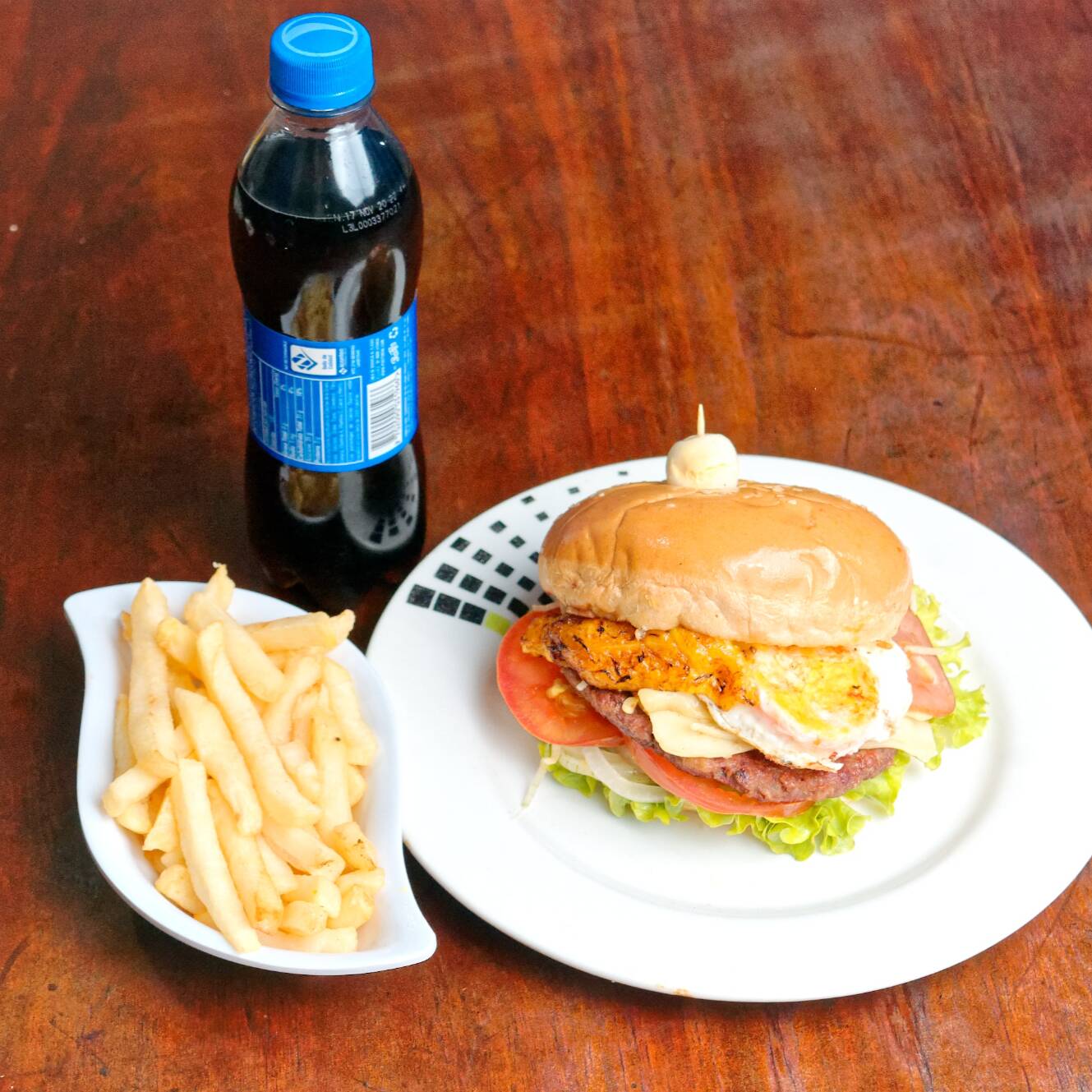 Combo Hamburguesa Rompe Panza J.H. + Papas + Bebid
